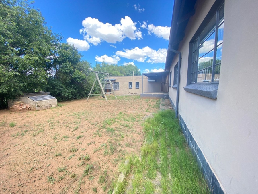 5 Bedroom Property for Sale in Willows Free State